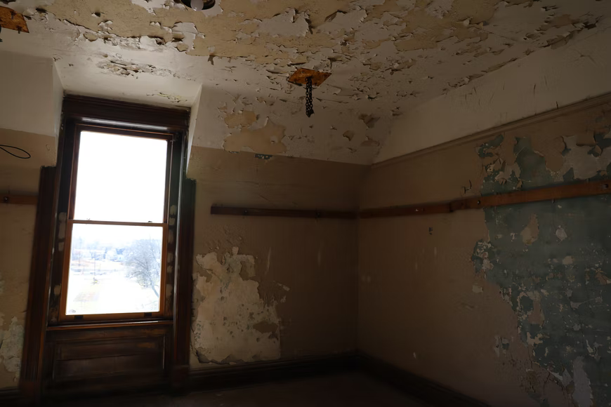 Cracking of wall paint means you need water damage restoration services